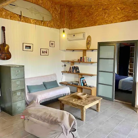 Step-free Fisherman's House In Penmarcʼh